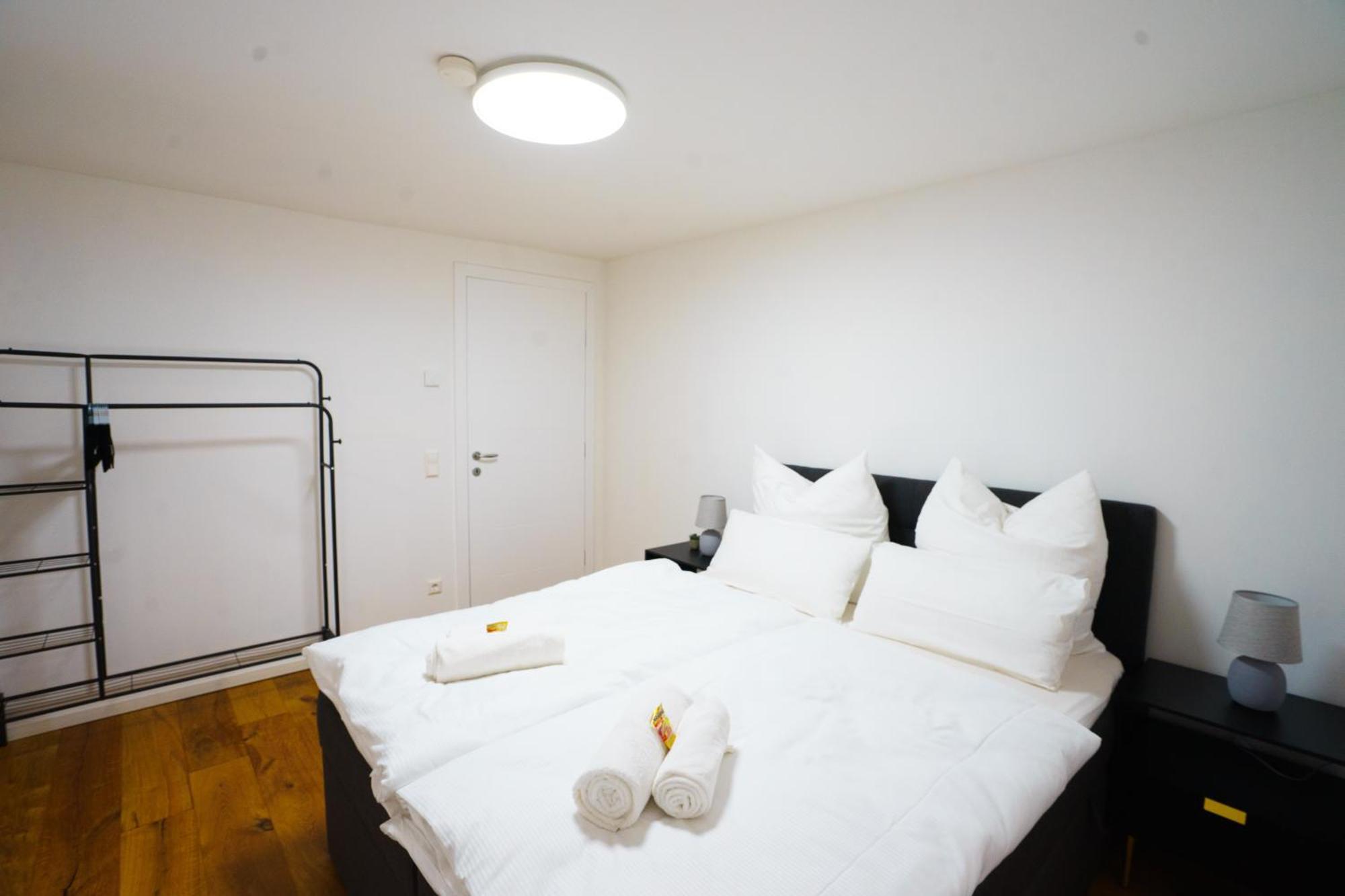 Prestige Apartments - Urban Lofts Ройтлинген Экстерьер фото