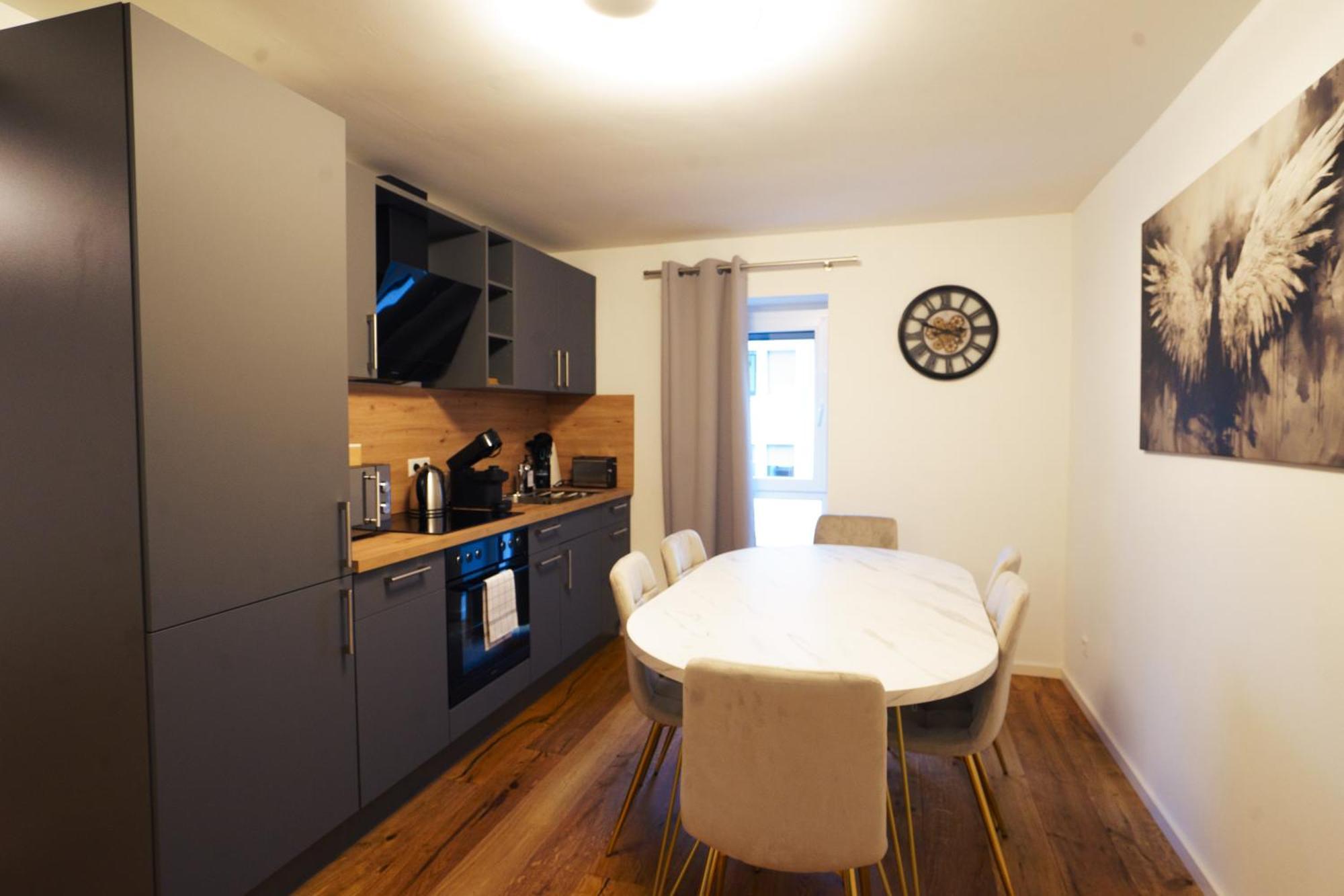 Prestige Apartments - Urban Lofts Ройтлинген Экстерьер фото